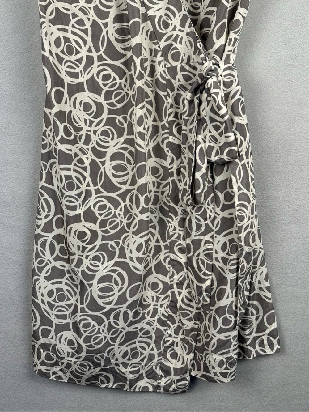 Garnet Hill 100% Silk Wrap Dress | Size 8 - Picture 4 of 8